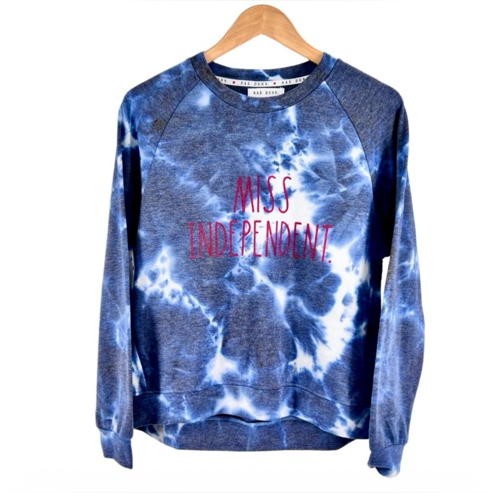 Rae Dunn ‘Miss Independent’ Crewneck Sweatshirt Sz M Gallery Navy White Tie Dye